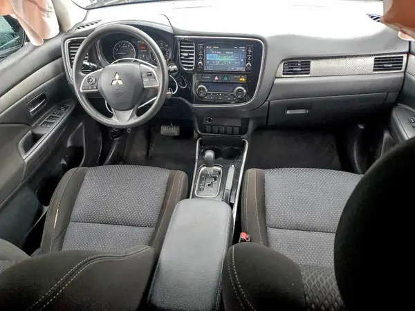 JA4AZ3A35JZ061730 2018 MITSUBISHI OUTLANDER - Image 8