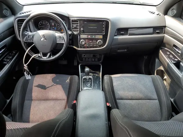 JA4AZ3A35JZ062814 2018 MITSUBISHI OUTLANDER - Image 8