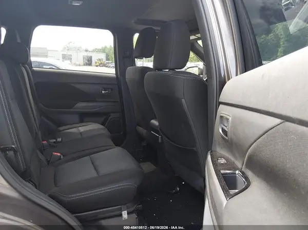 JA4AZ3A35JZ068984 2018 MITSUBISHI OUTLANDER - Image 8