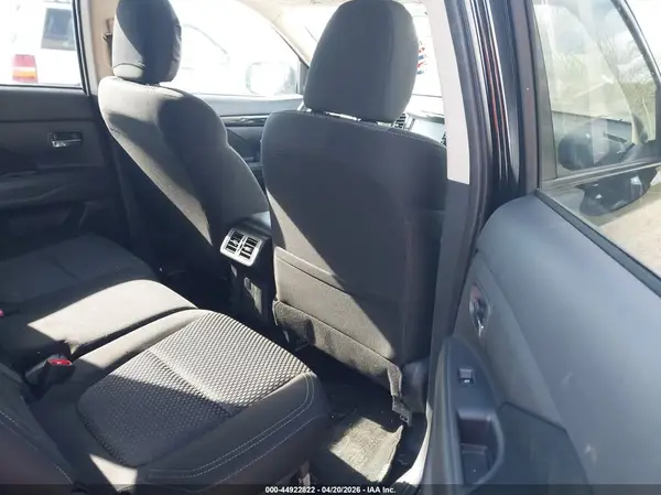 JA4AZ3A35KJ000832 2019 MITSUBISHI OUTLANDER - Image 8