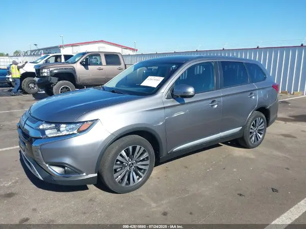JA4AZ3A35KJ002287 2019 MITSUBISHI OUTLANDER - Image 2