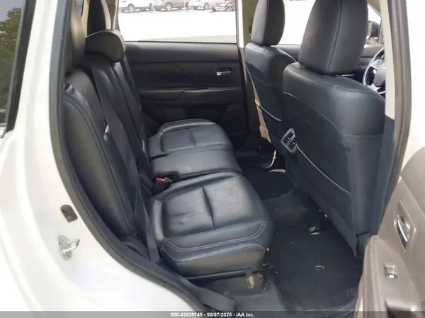 JA4AZ3A35KZ004042 2019 MITSUBISHI OUTLANDER - Image 8