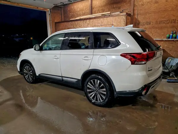 JA4AZ3A35KZ004185 2019 MITSUBISHI OUTLANDER - Image 2