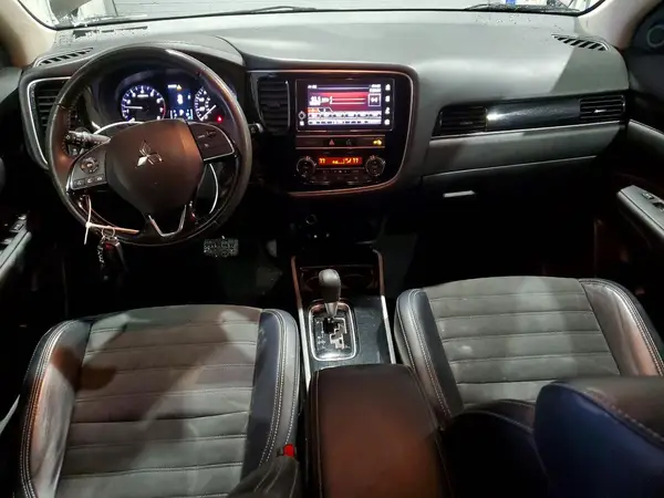 JA4AZ3A35KZ005319 2019 MITSUBISHI OUTLANDER - Image 8