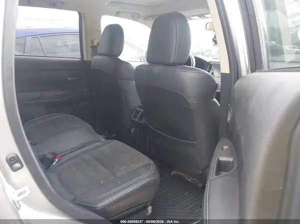 JA4AZ3A35KZ005501 2019 MITSUBISHI OUTLANDER - Image 8