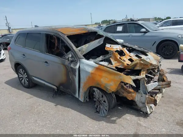 JA4AZ3A35KZ009709 2019 MITSUBISHI OUTLANDER - Image 1