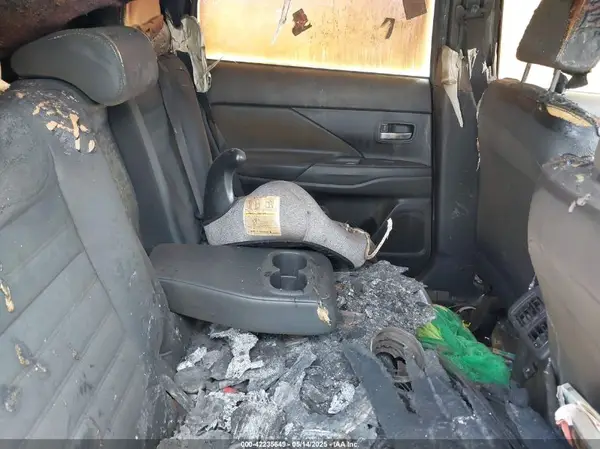 JA4AZ3A35KZ009709 2019 MITSUBISHI OUTLANDER - Image 8