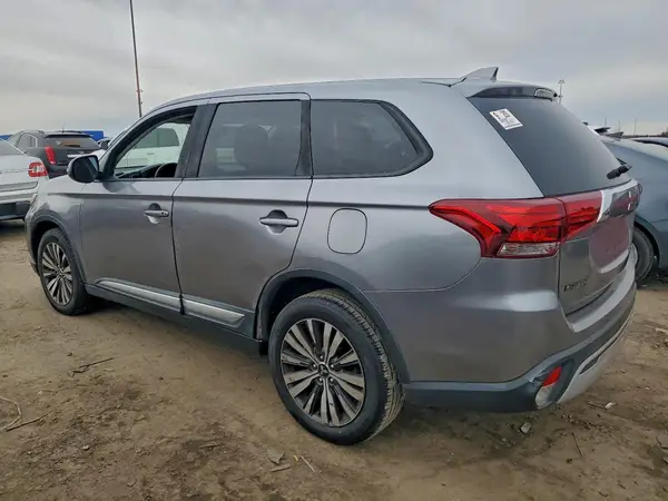 JA4AZ3A35KZ013226 2019 MITSUBISHI OUTLANDER - Image 2