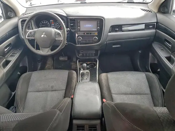 JA4AZ3A35KZ015722 2019 MITSUBISHI OUTLANDER - Image 8