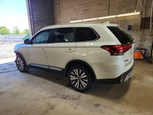 JA4AZ3A35KZ022931 2019 MITSUBISHI OUTLANDER - Image 2