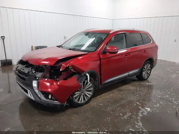 JA4AZ3A35KZ028017 2019 MITSUBISHI OUTLANDER - Image 2