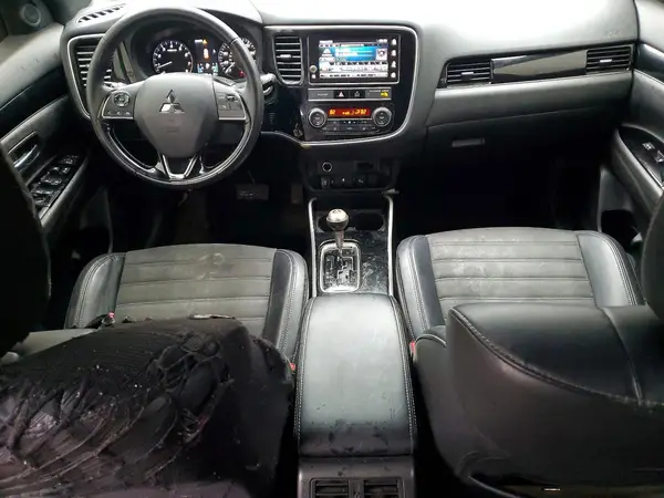 JA4AZ3A35KZ031144 2019 MITSUBISHI OUTLANDER - Image 8