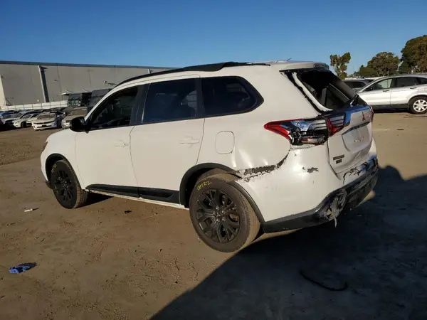 JA4AZ3A35KZ032911 2019 MITSUBISHI OUTLANDER - Image 2