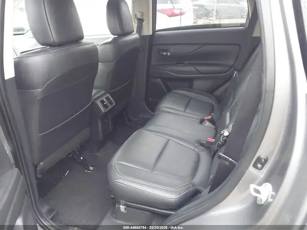 JA4AZ3A35KZ040247 2019 MITSUBISHI OUTLANDER - Image 8