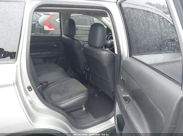 JA4AZ3A35KZ043519 2019 MITSUBISHI OUTLANDER - Image 8