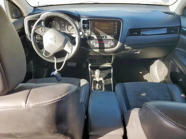 JA4AZ3A35KZ044489 2019 MITSUBISHI OUTLANDER - Image 8