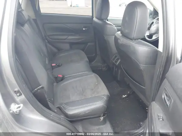 JA4AZ3A35KZ045335 2019 MITSUBISHI OUTLANDER - Image 8
