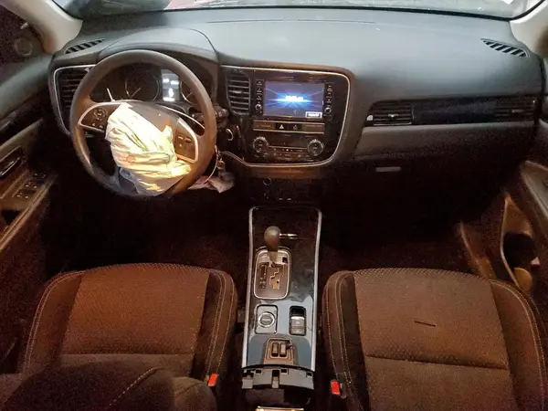 JA4AZ3A35KZ047411 2019 MITSUBISHI OUTLANDER - Image 8