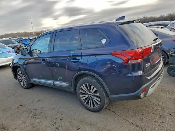 JA4AZ3A35KZ047604 2019 MITSUBISHI OUTLANDER - Image 2