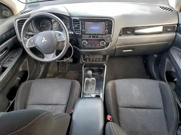 JA4AZ3A35KZ047604 2019 MITSUBISHI OUTLANDER - Image 8