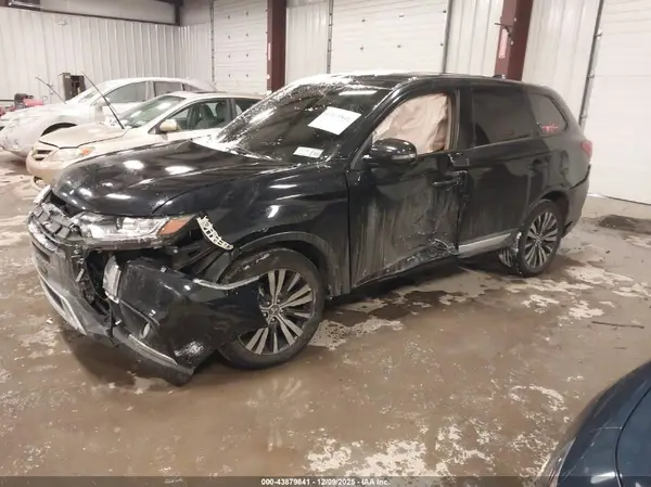 JA4AZ3A35KZ050387 2019 MITSUBISHI OUTLANDER - Image 2