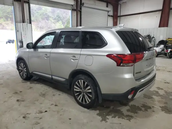 JA4AZ3A35KZ053709 2019 MITSUBISHI OUTLANDER - Image 2