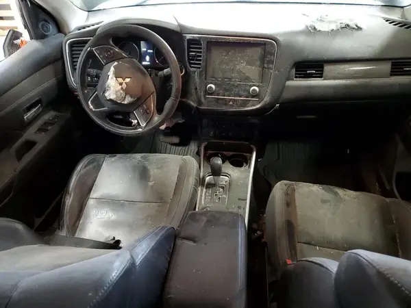 JA4AZ3A35LZ017231 2020 MITSUBISHI OUTLANDER - Image 8
