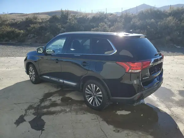 JA4AZ3A35LZ020209 2020 MITSUBISHI OUTLANDER - Image 2