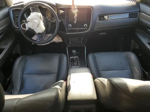 JA4AZ3A35LZ020582 2020 MITSUBISHI OUTLANDER - Image 8