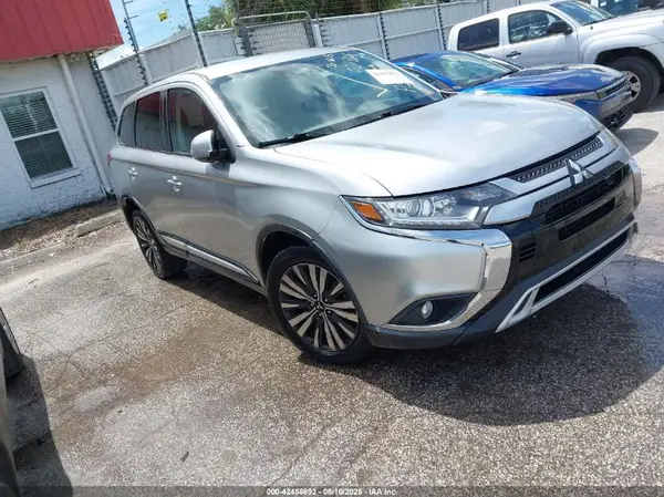 JA4AZ3A35LZ021814 2020 MITSUBISHI OUTLANDER - Image 1