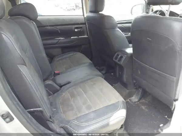 JA4AZ3A35LZ021814 2020 MITSUBISHI OUTLANDER - Image 8