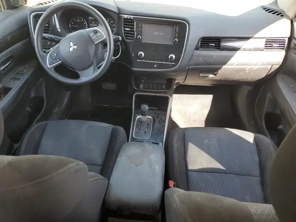 JA4AZ3A35LZ026088 2020 MITSUBISHI OUTLANDER - Image 8