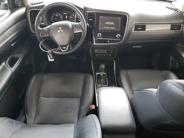 JA4AZ3A35LZ028343 2020 MITSUBISHI OUTLANDER - Image 8