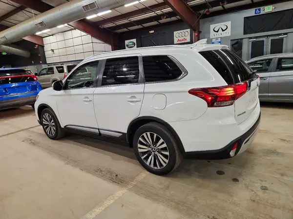 JA4AZ3A35LZ029590 2020 MITSUBISHI OUTLANDER - Image 2