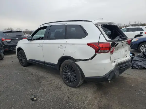 JA4AZ3A35LZ030920 2020 MITSUBISHI OUTLANDER - Image 2