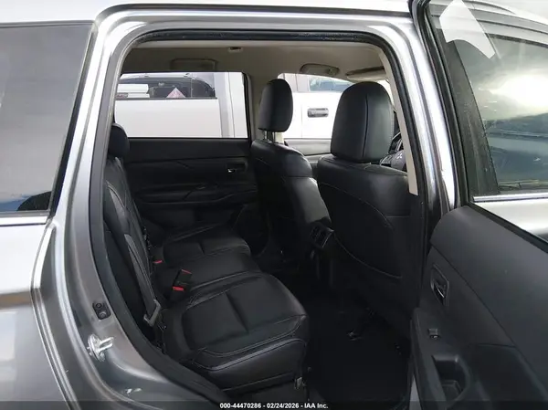 JA4AZ3A35LZ038029 2020 MITSUBISHI OUTLANDER - Image 8