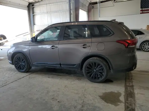 JA4AZ3A35LZ038712 2020 MITSUBISHI OUTLANDER - Image 2