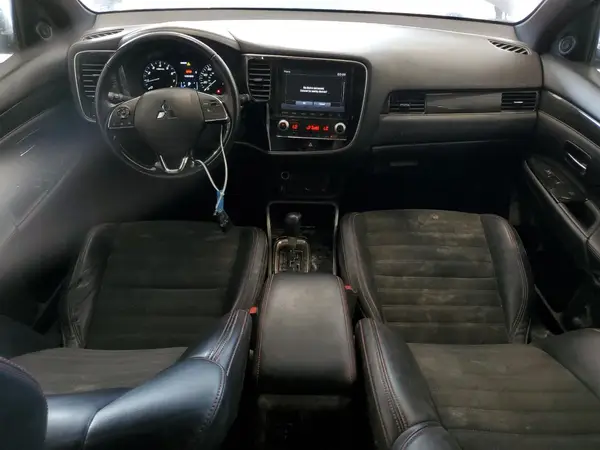 JA4AZ3A35LZ038712 2020 MITSUBISHI OUTLANDER - Image 8