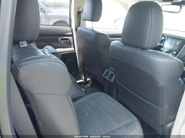 JA4AZ3A35LZ039956 2020 MITSUBISHI OUTLANDER - Image 8