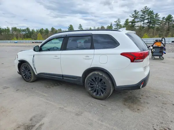 JA4AZ3A35LZ040069 2020 MITSUBISHI OUTLANDER - Image 2