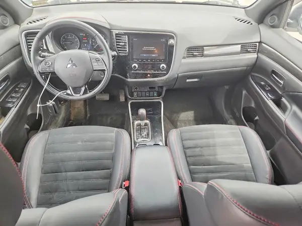 JA4AZ3A35LZ040069 2020 MITSUBISHI OUTLANDER - Image 8