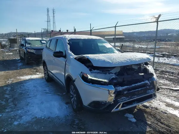 JA4AZ3A35LZ045658 2020 MITSUBISHI OUTLANDER - Image 1