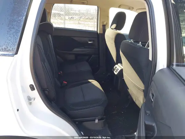 JA4AZ3A35LZ045658 2020 MITSUBISHI OUTLANDER - Image 8