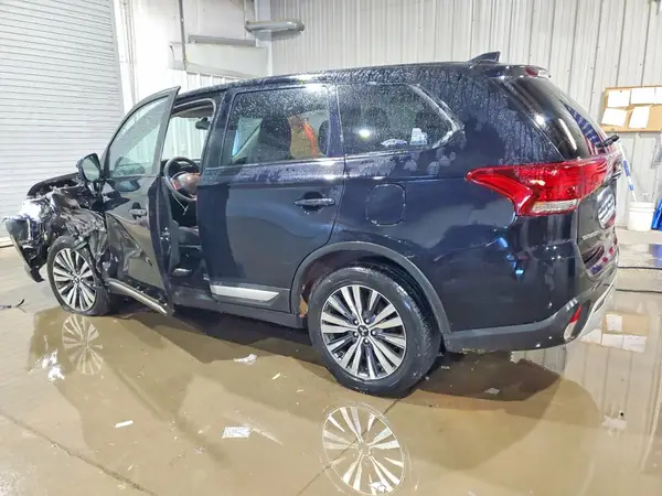 JA4AZ3A35LZ047622 2020 MITSUBISHI OUTLANDER - Image 2