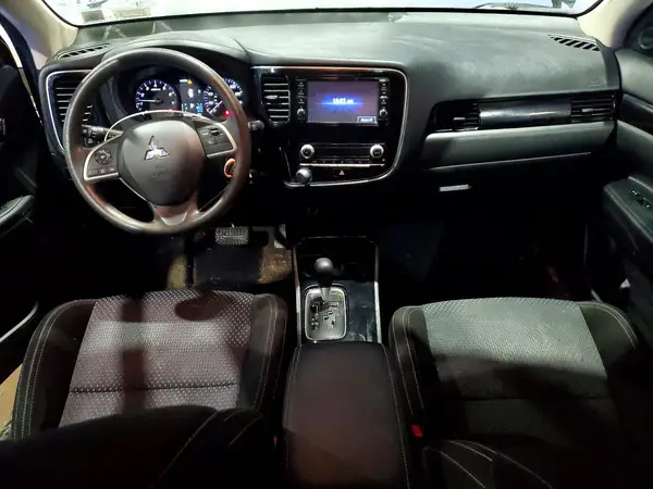 JA4AZ3A35LZ047622 2020 MITSUBISHI OUTLANDER - Image 8