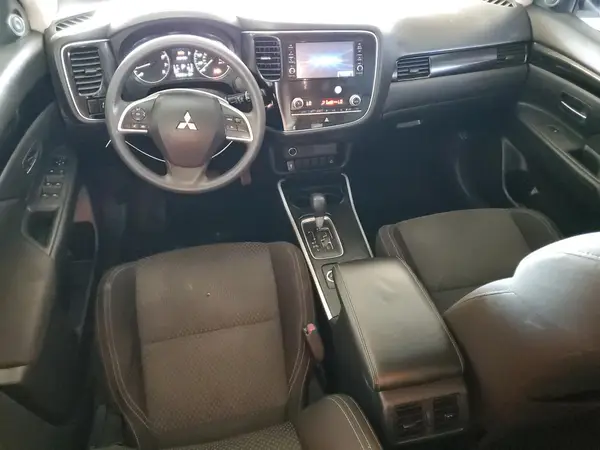 JA4AZ3A35LZ047989 2020 MITSUBISHI OUTLANDER - Image 8