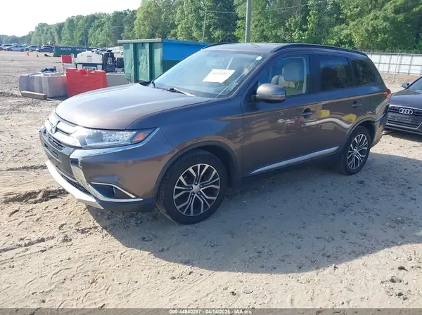 JA4AZ3A36GZ002002 2016 MITSUBISHI OUTLANDER - Image 2