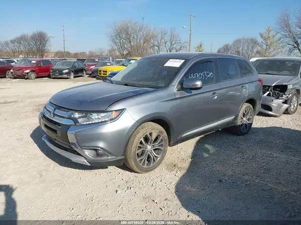 JA4AZ3A36GZ002727 2016 MITSUBISHI OUTLANDER - Image 2