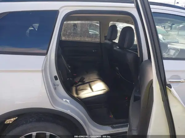 JA4AZ3A36GZ008415 2016 MITSUBISHI OUTLANDER - Image 8