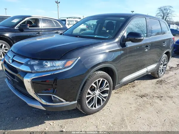 JA4AZ3A36GZ010942 2016 MITSUBISHI OUTLANDER - Image 2